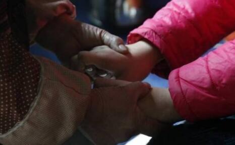 小孩得风湿病是怎么造成的原因有哪些呢? 郑州看风湿病医院.png