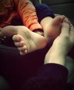 我痛风先是脚疼然后手也疼 我痛风先是脚疼然后手也疼