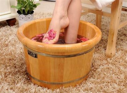 经常泡脚不仅可以去风湿还可以减肥哦! 经常泡脚不仅可以去风湿还可以减肥哦!
