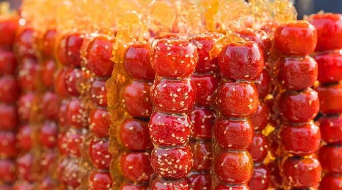 糖葫芦好看它竹签儿穿 糖葫芦好看它竹签儿穿