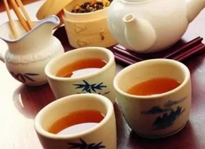 痛风和白酒有没有关系?痛风能喝酒吗 痛风和白酒有没有关系?痛风能喝酒吗