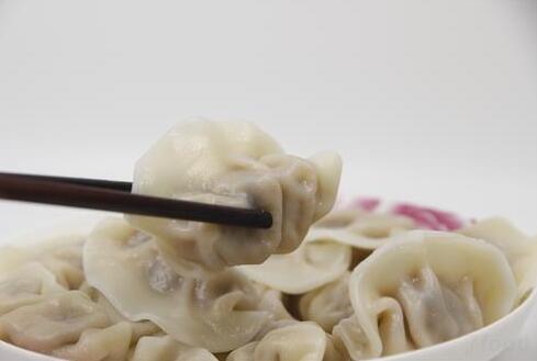 为什么冬至要吃饺子?饺子都有哪些养生价值 为什么冬至要吃饺子?饺子都有哪些养生价值