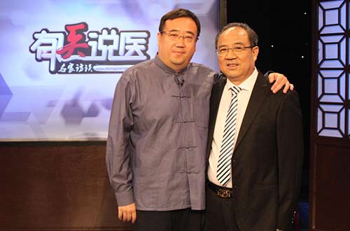 节目结束后杜爱华主任和那威合影留念 节目结束后杜爱华主任和那威合影留念