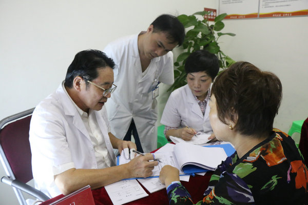 郑州痛风风湿病医院名誉院长林孝义 郑州痛风风湿病医院名誉院长林孝义.jpg