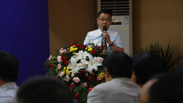 我院风湿免疫科章晓辉主任作了《一例痛风病例的诊断治疗》课题学术讲座 我院风湿免疫科章晓辉主任作了《一例痛风病例的诊断治疗》课题学术讲座