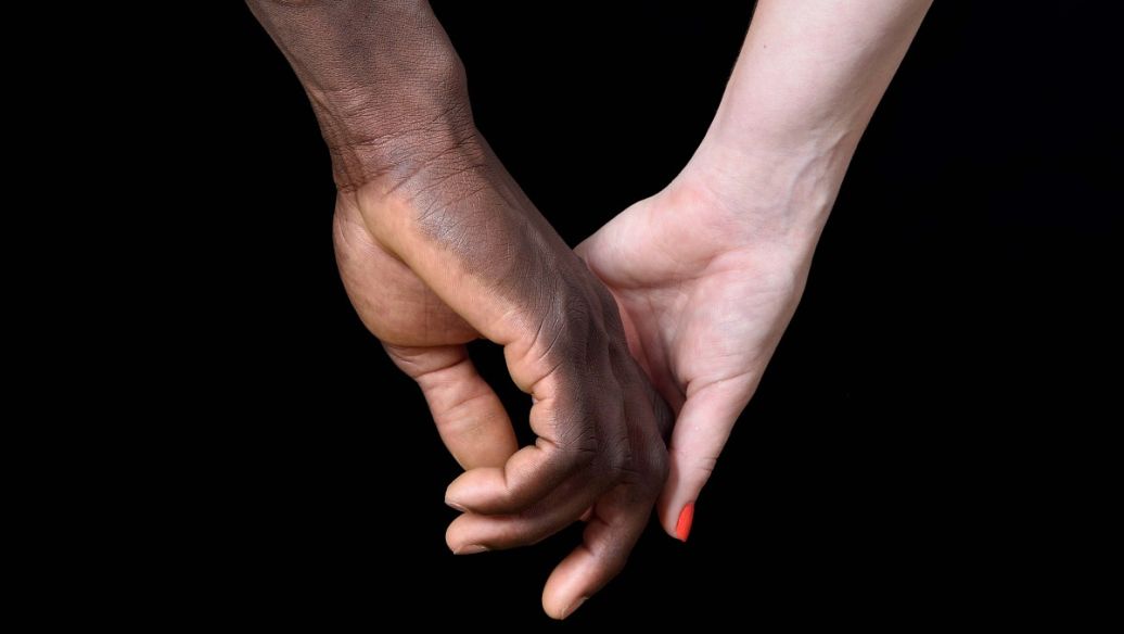 郑州痛风专业治疗医院讲述:痛风的快速止痛的方法有哪些?